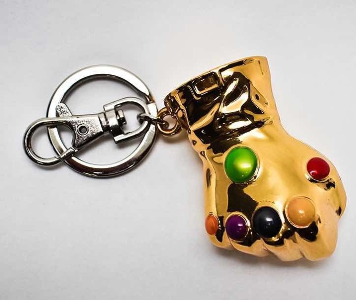 semic studios llavero semic studios marvel guantelete del infinito