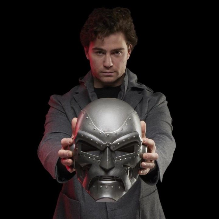 hasbro casco premium roleplay hasbro marvel legends series doctor muerte