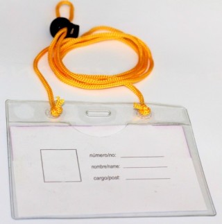 iberplas caja 50 fundas identificacion pvc apaisado 70x105mm con cordon + bola ajustable iberplas 10