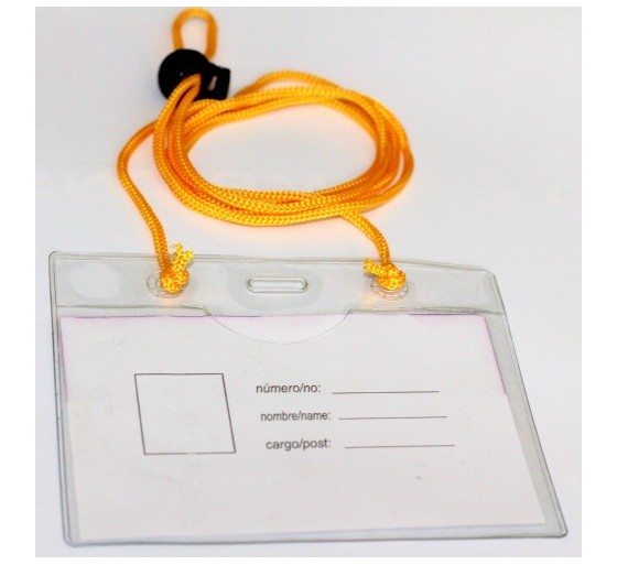 iberplas caja 50 fundas identificacion pvc apaisado 70x105mm con cordon + bola ajustable iberplas 10