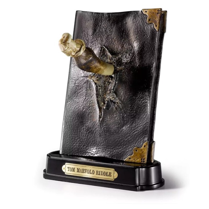 the noble collection replica the noble collection harry potter diario tom riddle con colmillo de bas