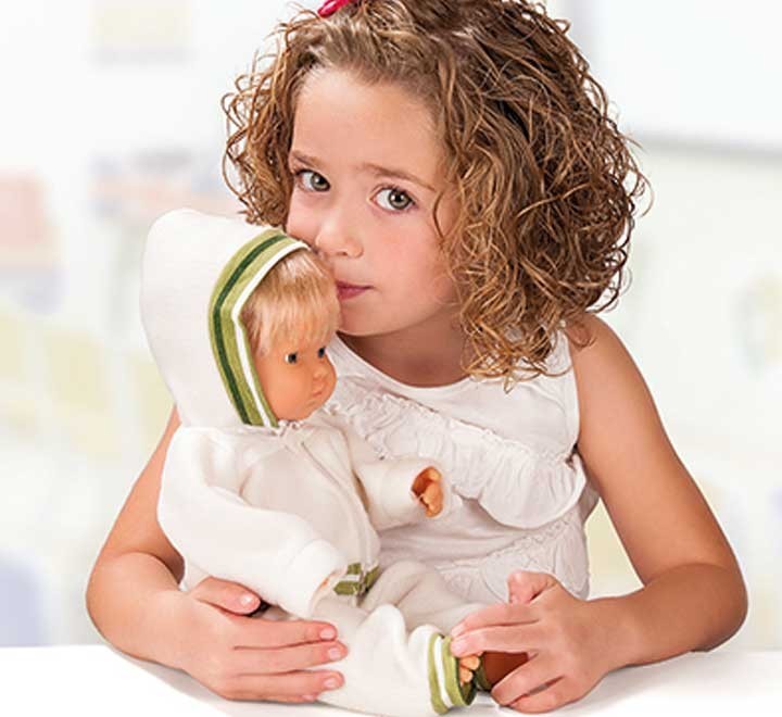 muneco 38cm europeo nina bolsa miniland 31052